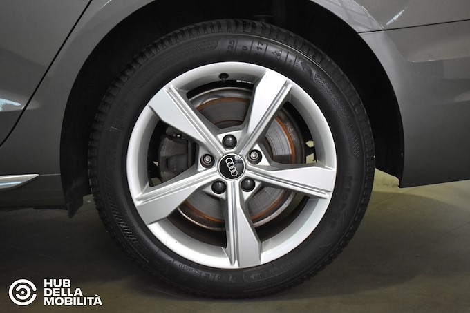 AUDI A4 Avant 40 TDI quattro S tronic Business Advanced